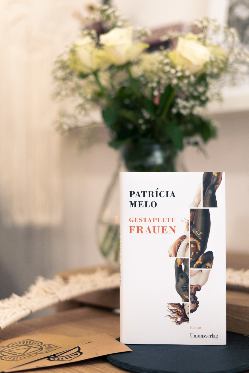 Gestapelte Frauen, Patrícia Melo