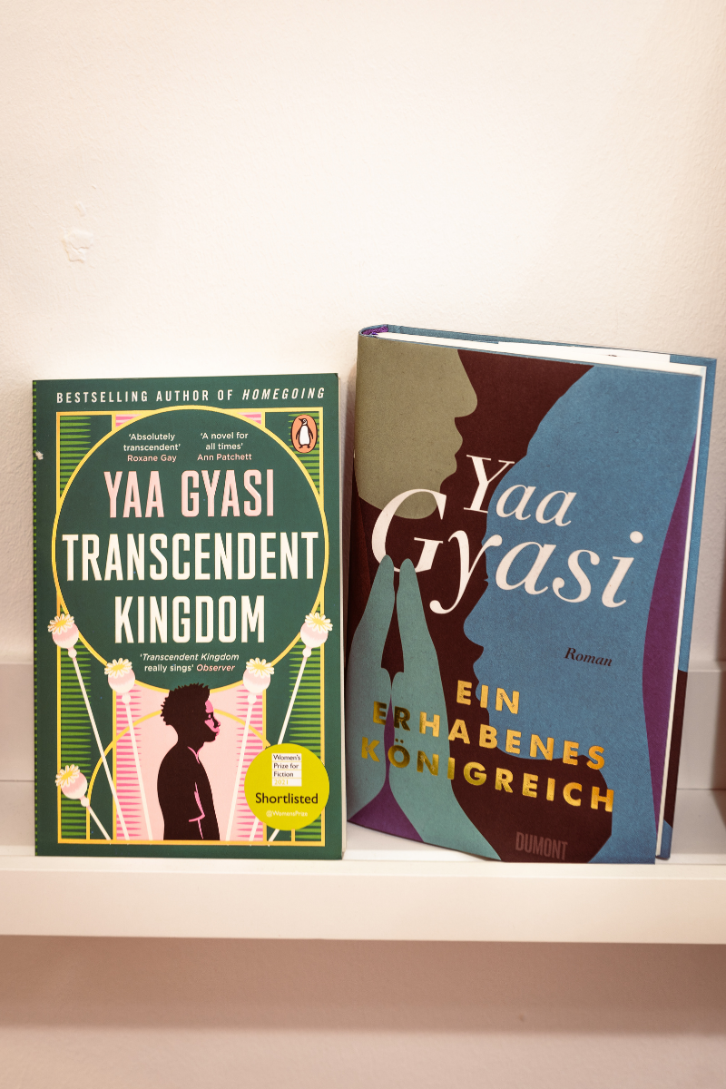 kohsie Bookwall November Vivien