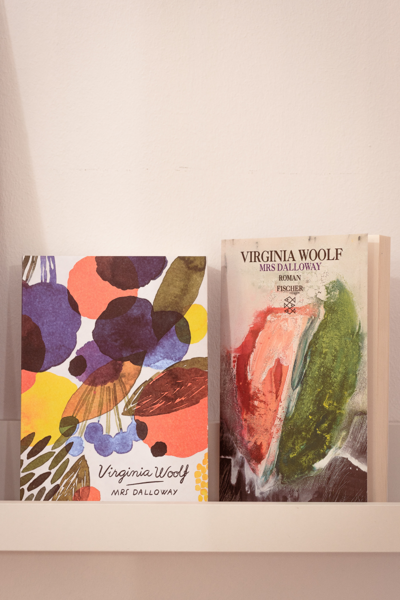 kohsie Bookwall November Vivien