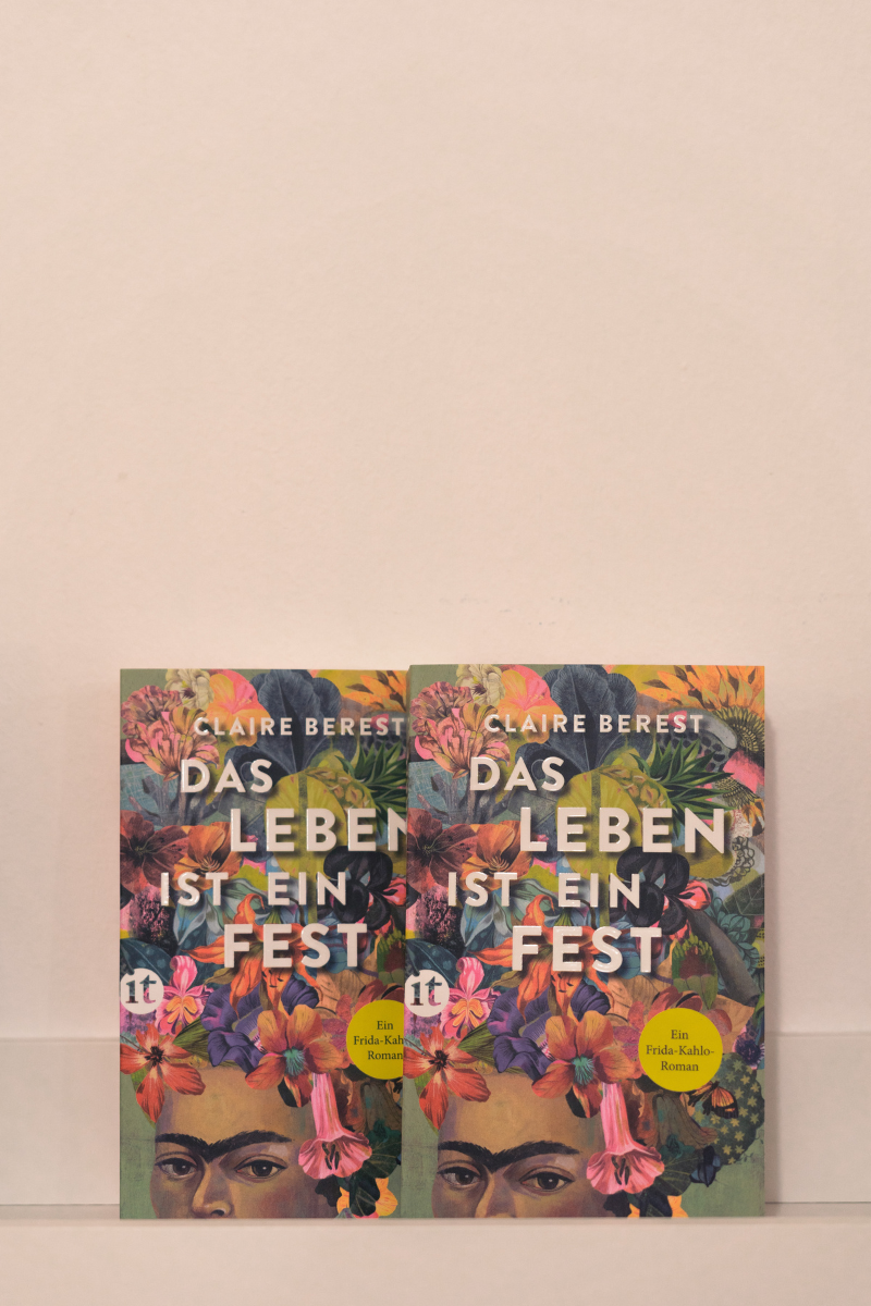 kohsie Bookwall Juli Jessy-Belle